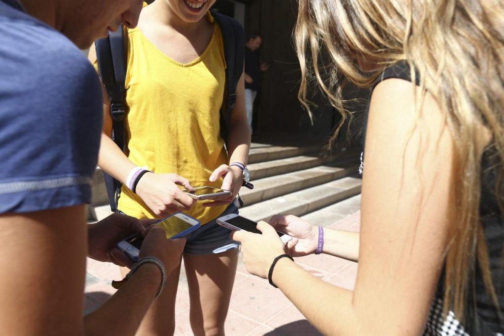 Comer acompañado mejora la absorción de nutrientes y reduce el riesgo de obesidad