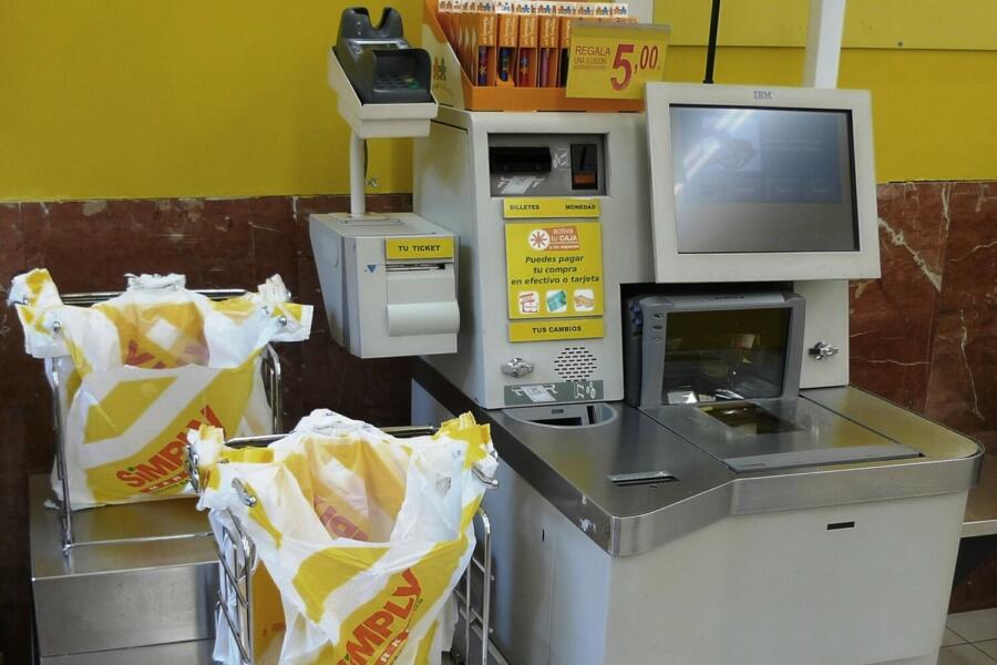 Las máquinas de autopago de los supermercados: ¿son seguras?