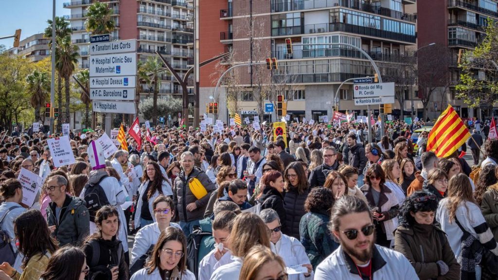El Ministerio de Sanidad y el Foro de la Profesión Médica llegan a un acuerdo para evitar la huelga