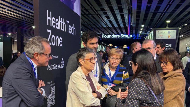 Pané visita el Mobile con 86 iniciativas tecnológicas de salud catalanas, un 2% más que en 2025